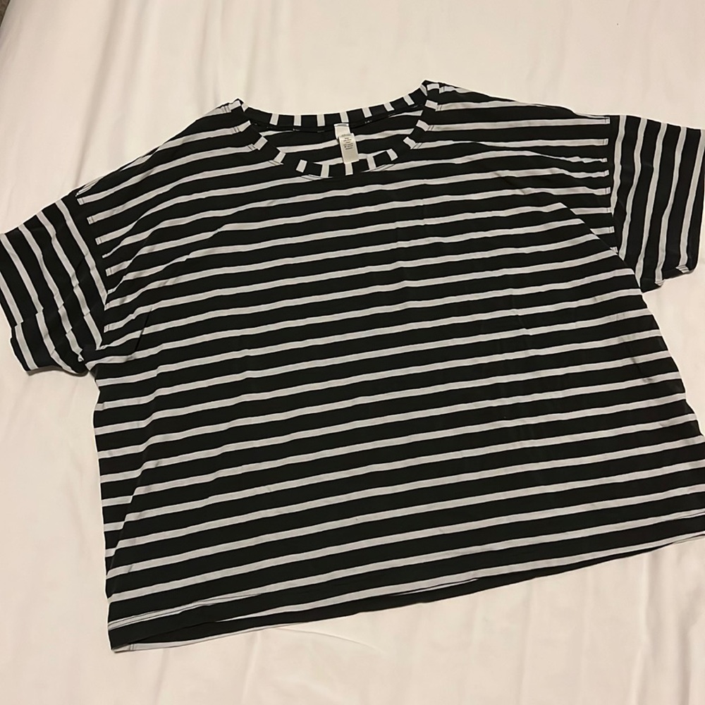 lululemon cates tee black and white stripe
